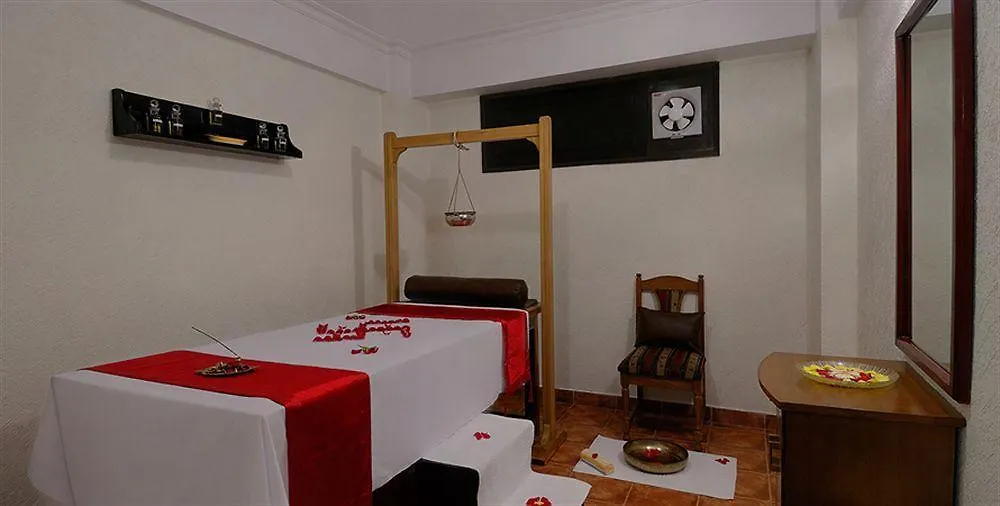 Hotel Combermere Shimla 4*,
